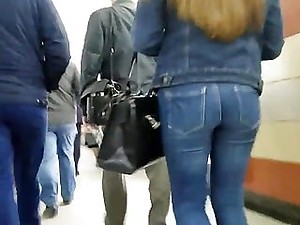 Nice ass hurry to metro