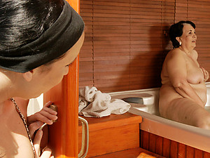 broad in the beam mom gets fisted wits a hot have nothing more